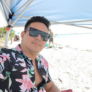 Meet your Posher, Alejandro gil